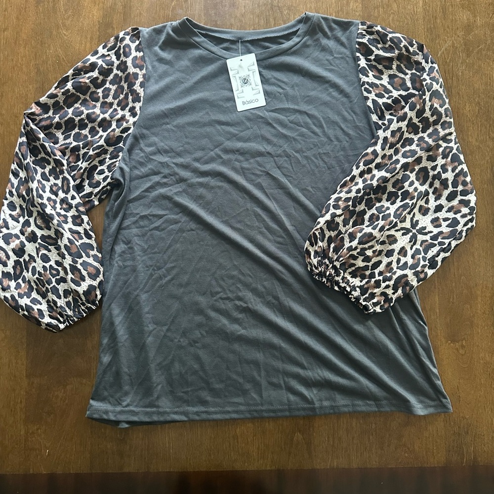 Bobeau Gray Top with Leopard Print Sleeves